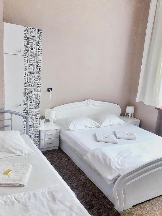 Hotel Gryf グリフィツェ エクステリア 写真