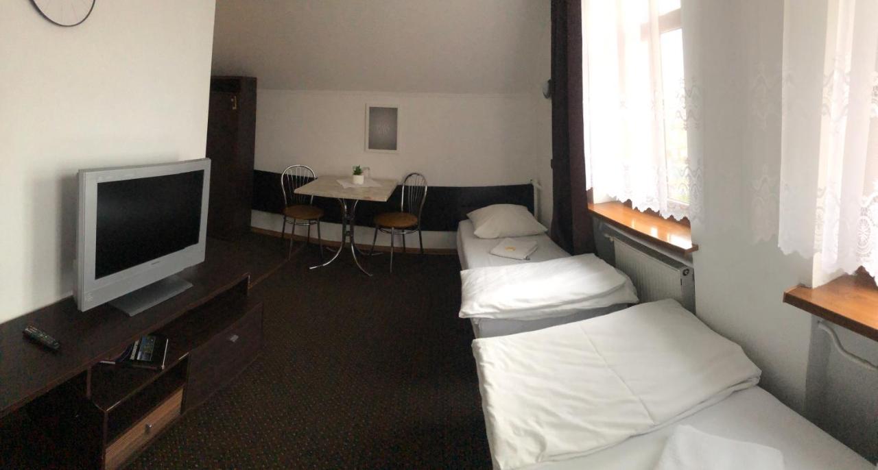 Hotel Gryf グリフィツェ エクステリア 写真